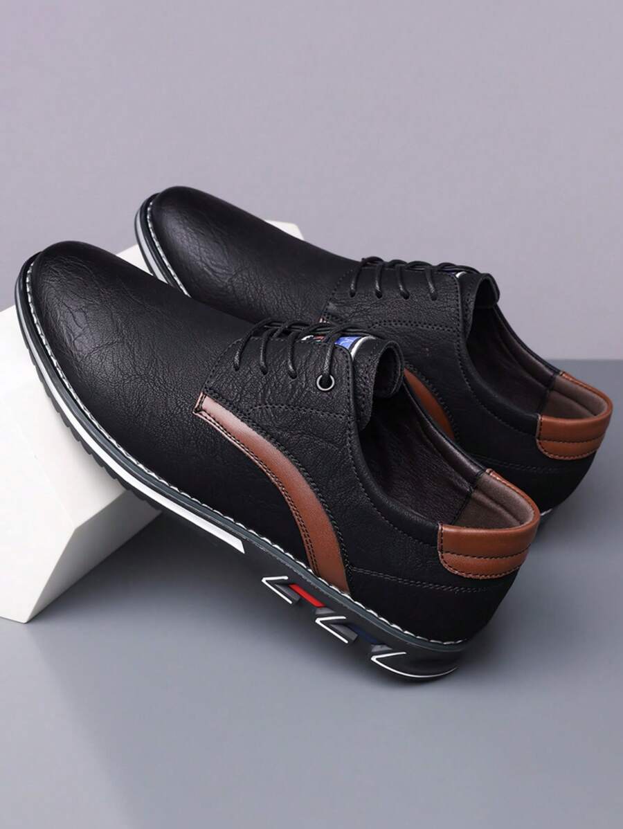 Herrsneakers med tjock snörning – detalj 2 | LUMINĀFASH
