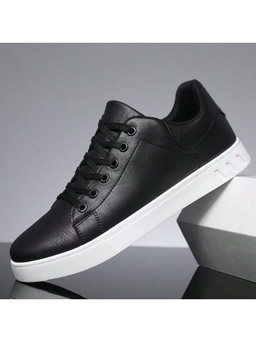 Låga herrsneakers med snörning – Sneakers herrmode | LUMINĀFASH