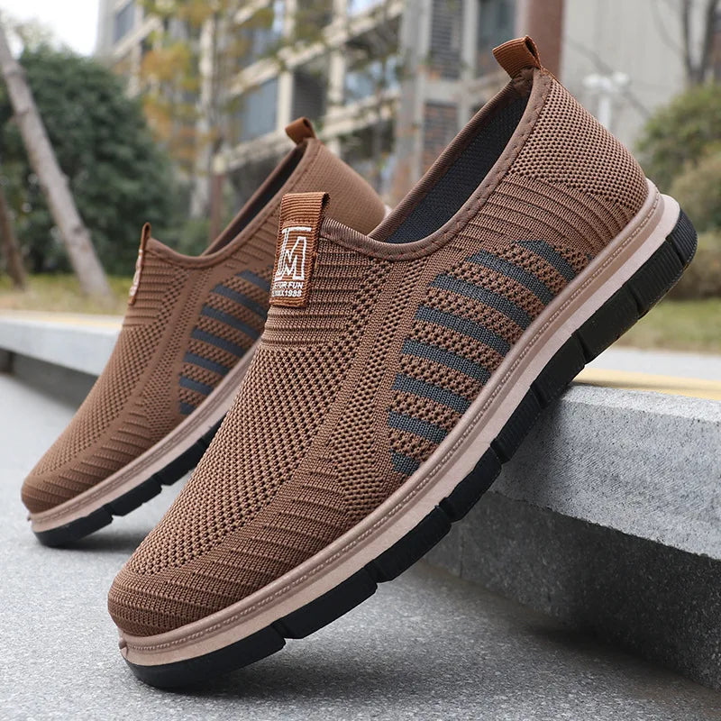 Herrsneakers utan snörning, tjock sula – detalj 2 | LUMINĀFASH