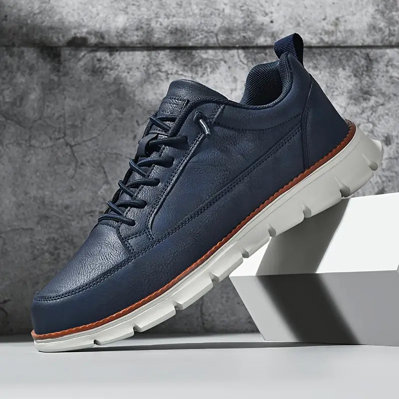 Herrsneakers med kammad sula – detalj 2 | LUMINĀFASH