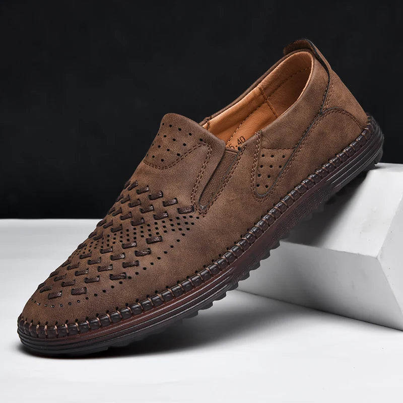 Genomskurna herrloafers – detalj 2 | LUMINĀFASH
