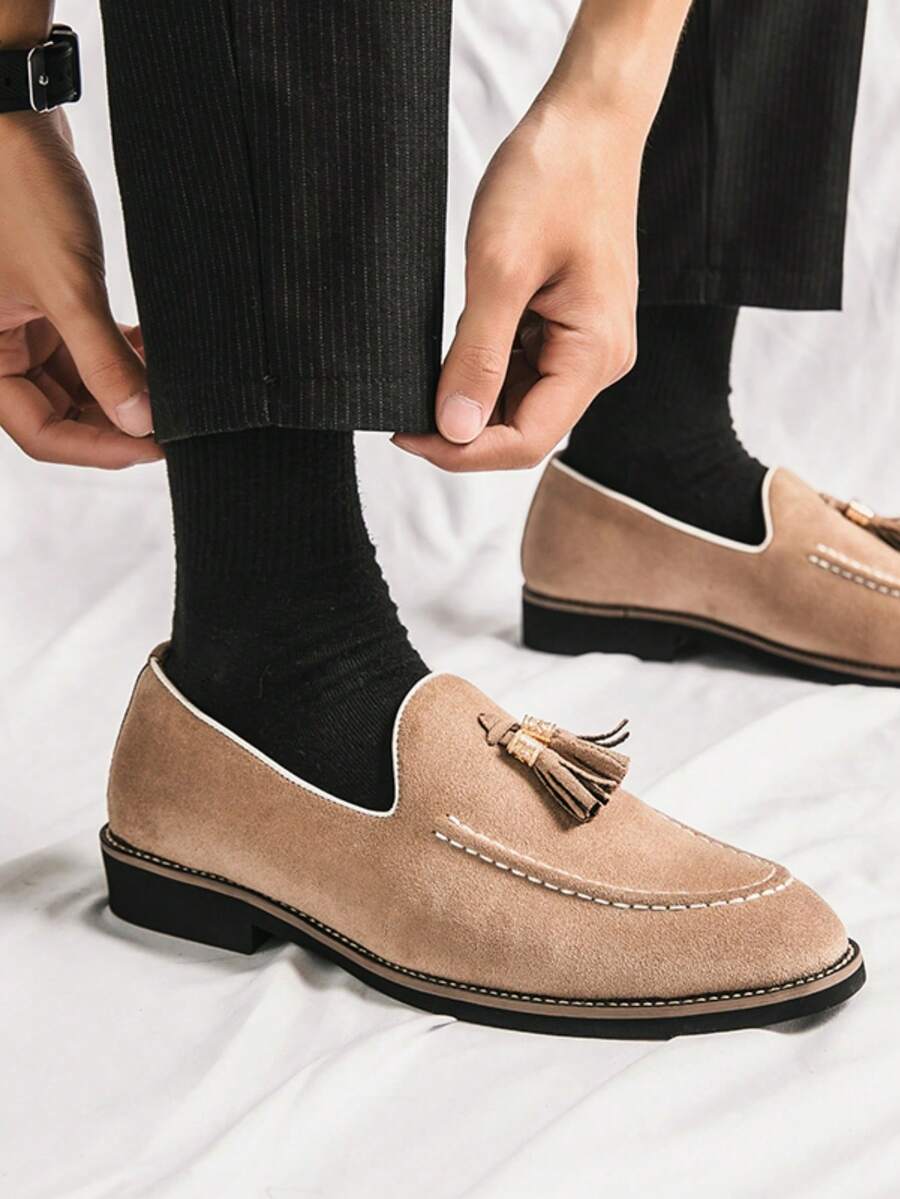 Herrloafers med rem på ovansidan – detalj 2 | LUMINĀFASH
