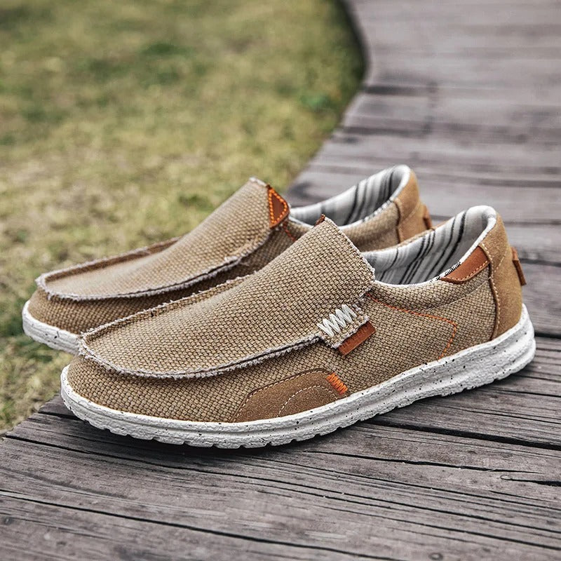 Lätta herrloafers i tyg – detalj 2 | LUMINĀFASH