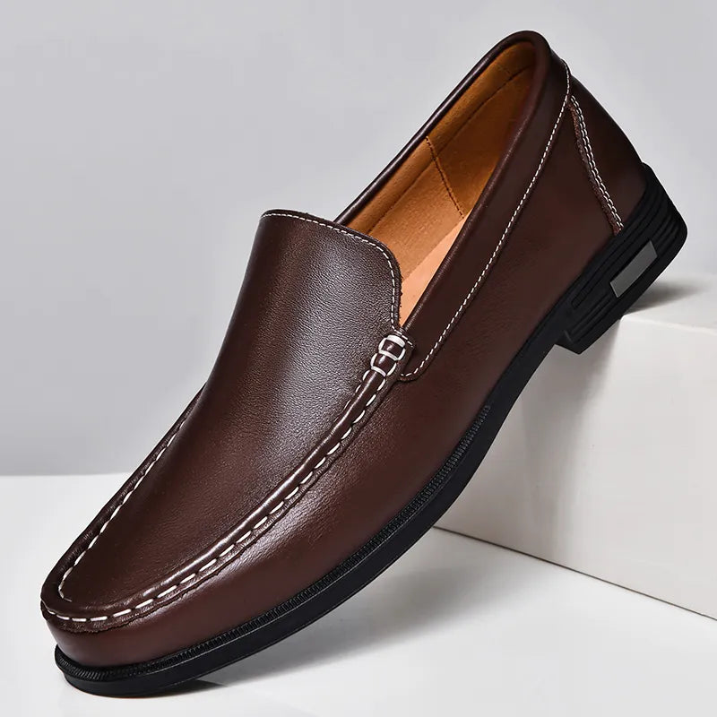 Enfärgade herrloafers – detalj 2 | LUMINĀFASH