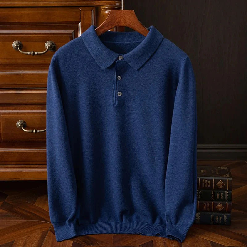 Herrpullover med knappförsedd polokrage – detalj 2 | LUMINĀFASH
