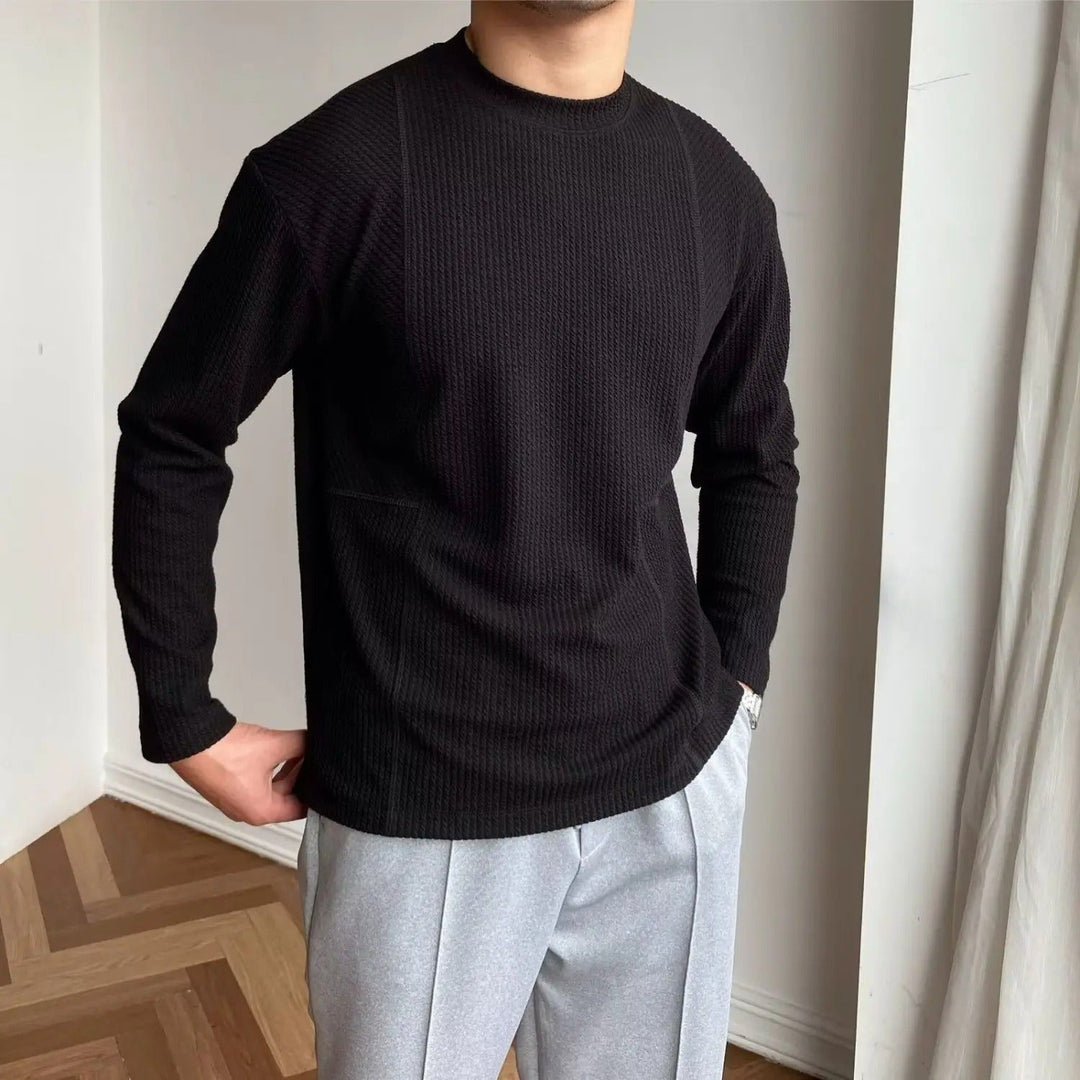 Texturerad herrpullover med rund hals – Tröja herrmode | LUMINĀFASH