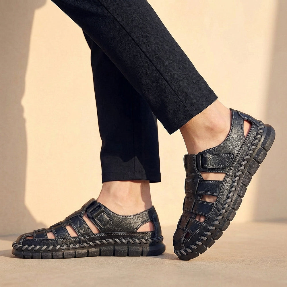 Genomskurna herrsandaler – detalj 2 | LUMINĀFASH